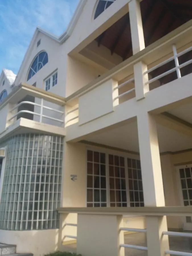 The New Montrose Hotel kontakter